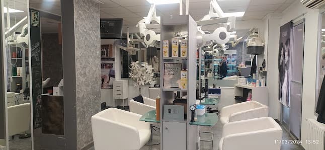 Galería de Peluqueria Dioni Gonzalez 3