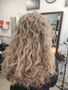Galería de Peluquería Mirella Albacete | Profesionales en peluquería y estética 3