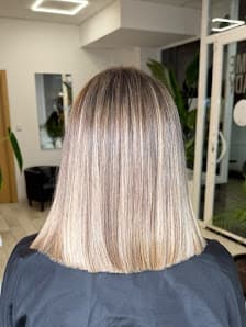 Galería de Pilar Nieto Hair & Beauty Experience 3